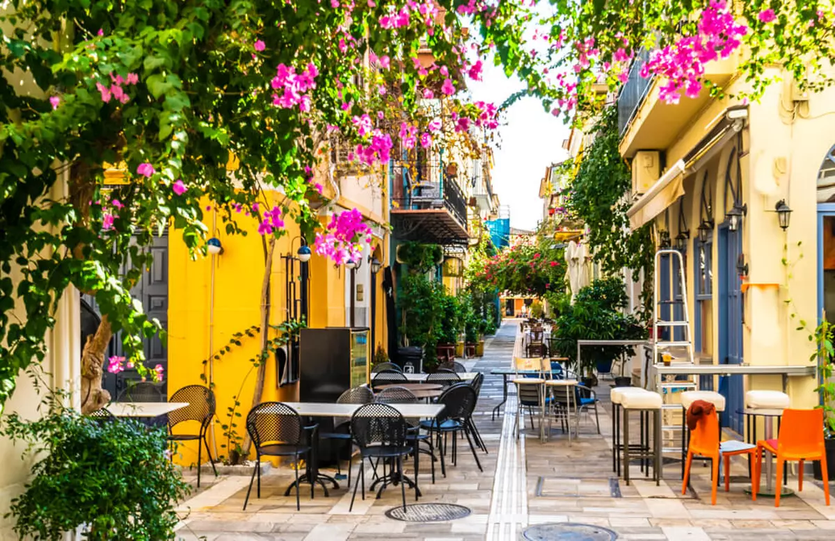 Whitewashed village above the blue Aegean Sea, a dialysis holiday destination in Greece